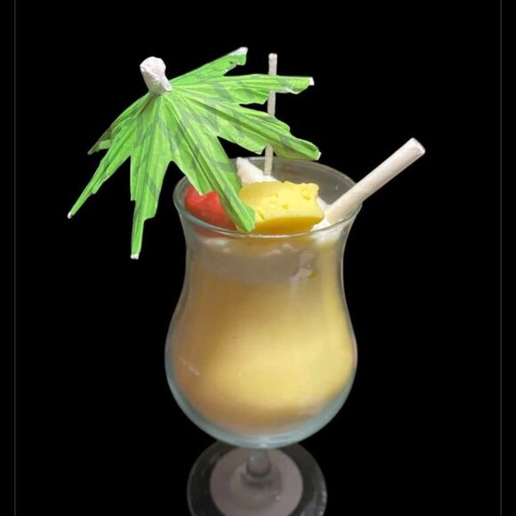 Hand Crafted Pina Colada Candle - Picture 4 of 6